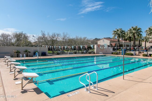 Building Photo - 2019 N Marketside Ave