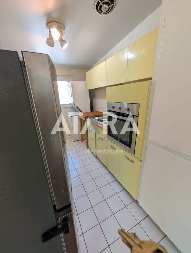 Building Photo - 510 N Main St