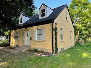 Building Photo - 1619 Evergreen St