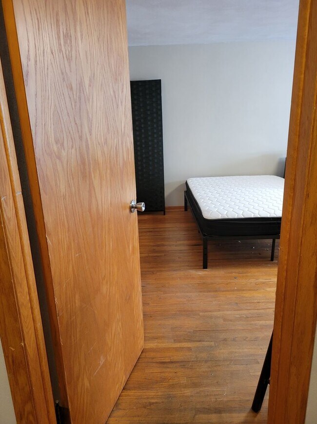 Building Photo - Single Family Home