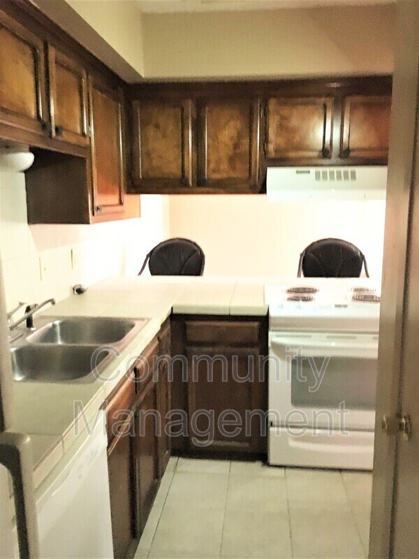 Building Photo - 7743 Bles Ave