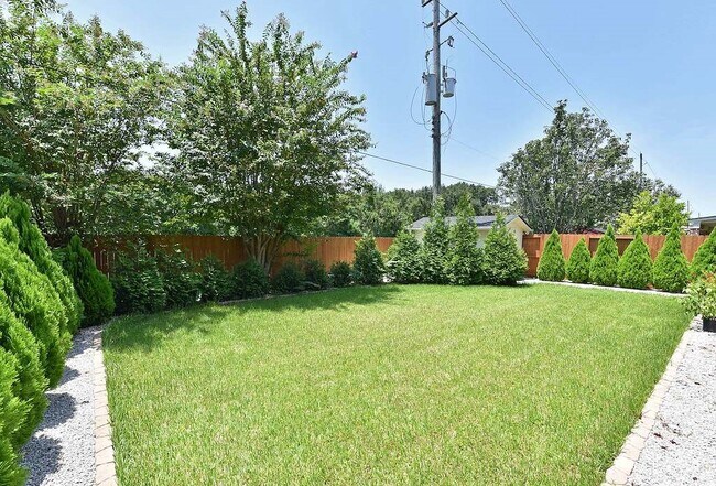 Building Photo - 22121 Atwater Canyon Ln