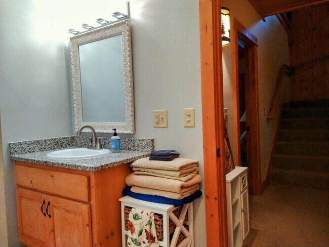 Building Photo - 386 Arbor Dr