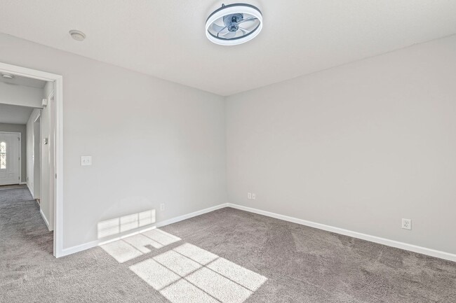 Building Photo - Cute Two Bedroom Home