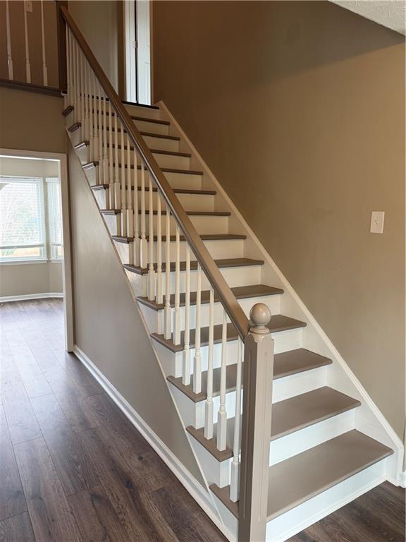 Building Photo - 2679 Foxglove Dr SW