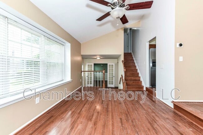 Building Photo - 10135 Forest Hill Cir
