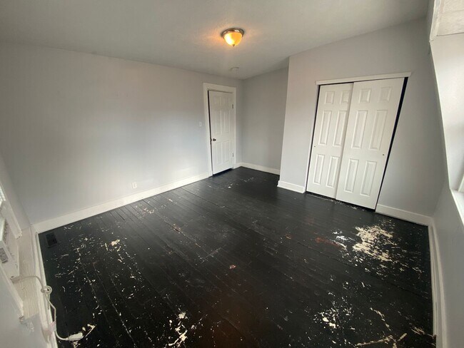 Building Photo - SPRING LEASING SPECIAL 1/2 OFF 1ST MONTHS ...