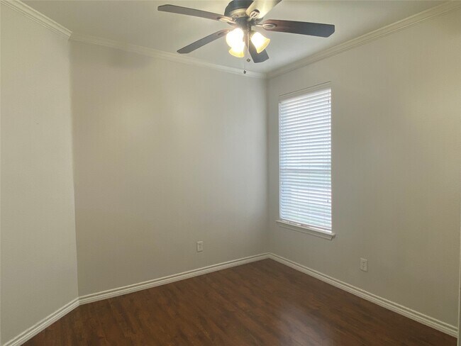 Building Photo - 5602 Walkabout Way