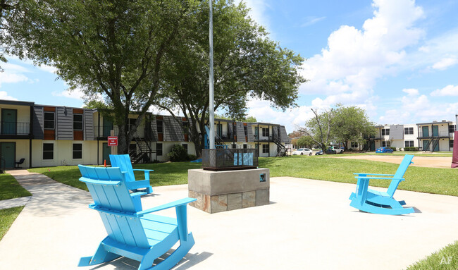 Building Photo - 2101 Harvey Mitchell Pky S