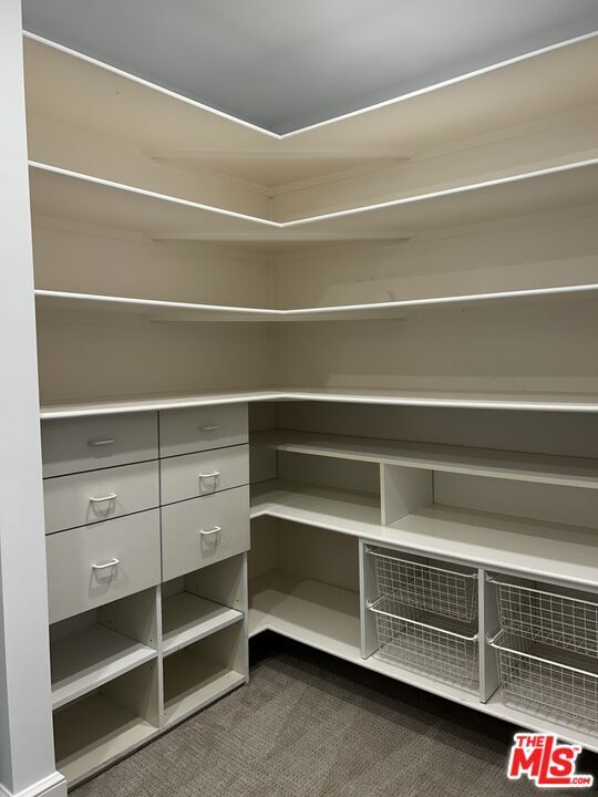 Building Photo - 10515 Oaklawn Rd