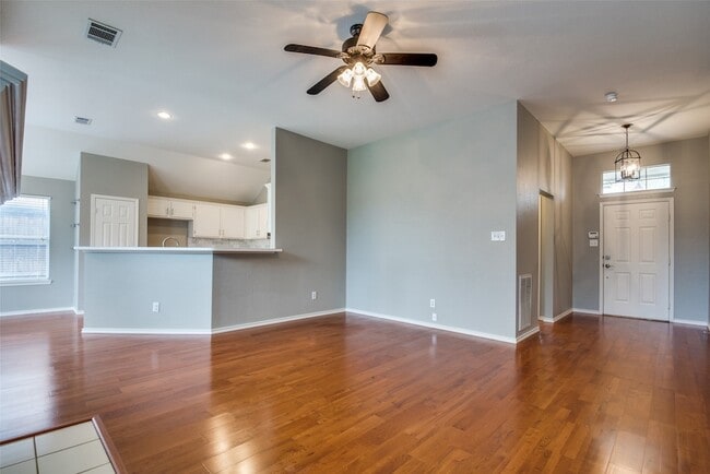Building Photo - 10305 Ashmont Dr