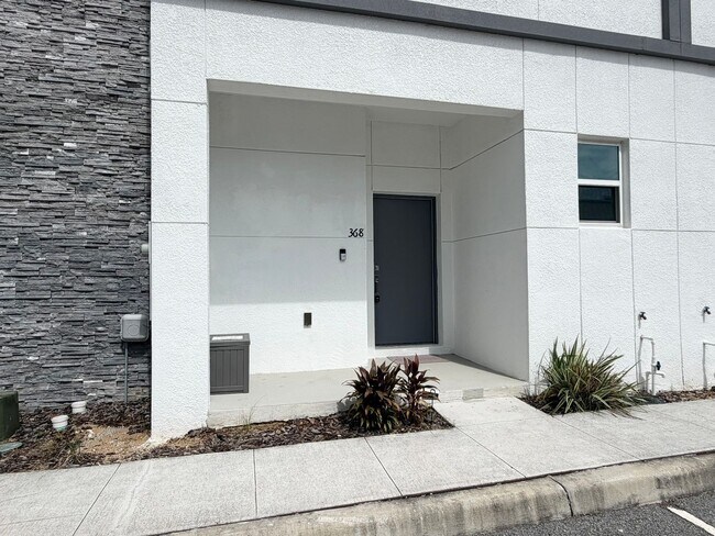 Building Photo - 368 Famagusta Dr