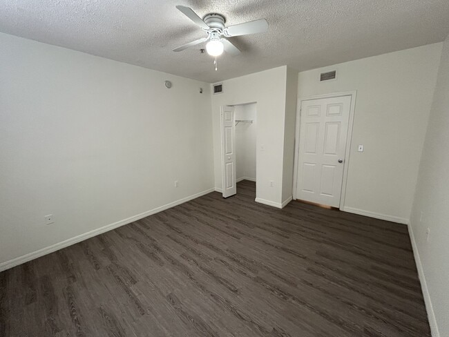 Building Photo - 2360 E Preserve Way