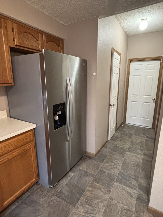 Kitchen - 7434 N Hunter Ct