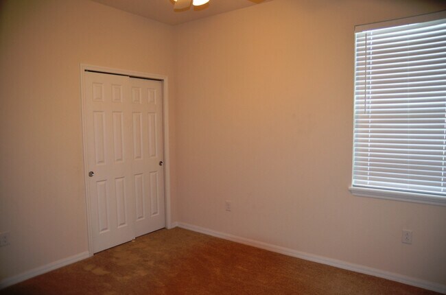 Building Photo - 7480 Azalea Cove Cir
