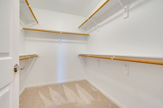 Building Photo - 9109 Perimeter Dr