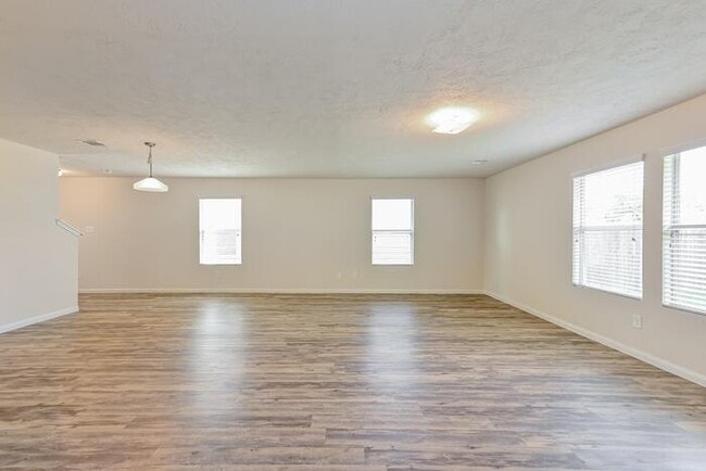 Building Photo - Loma Bella - 2706 Majestic Dr, San Antonio...