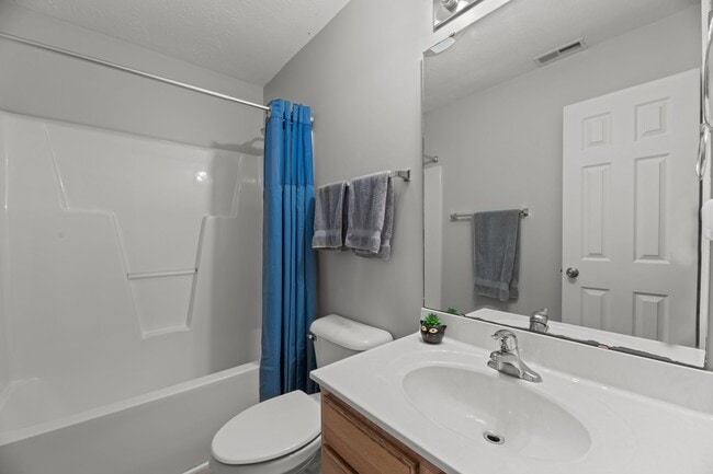 Building Photo - 131 Oakley Dr