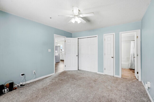 Building Photo - 105 Twin Creeks Dr