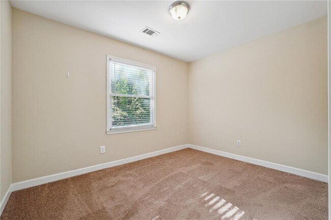 Building Photo - 515 Spring Gate Ln