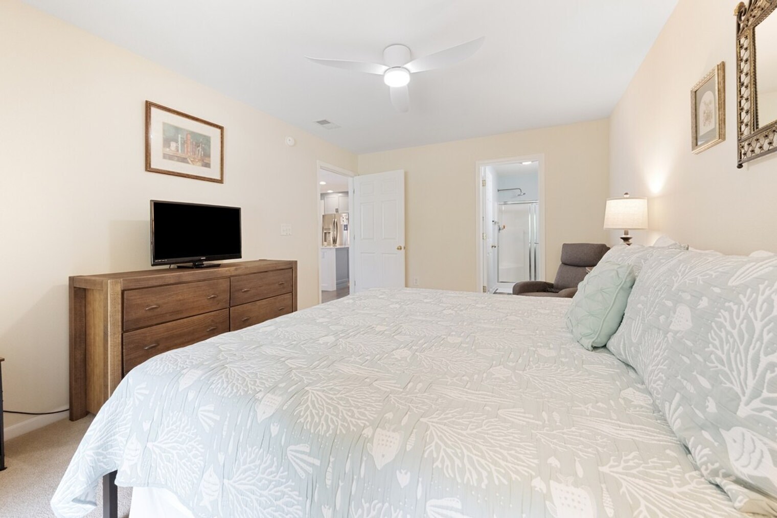 Building Photo - 719 Blue Stem Dr