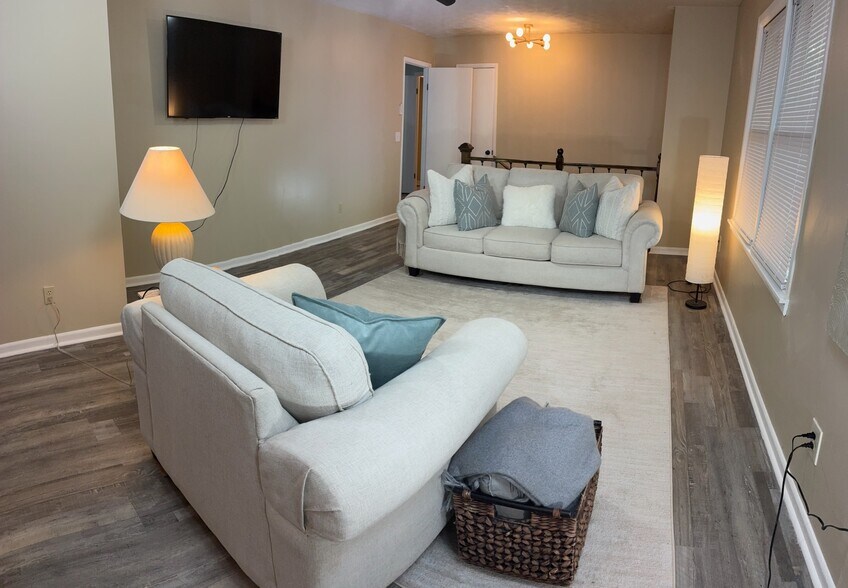 Building Photo - 410 Etowah Ave