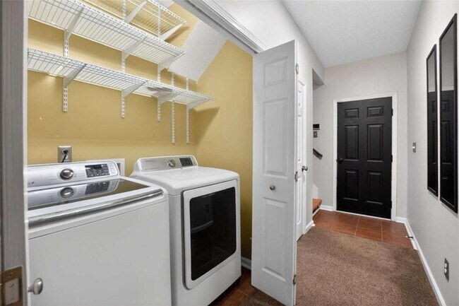 Building Photo - 630 Castlebar Way