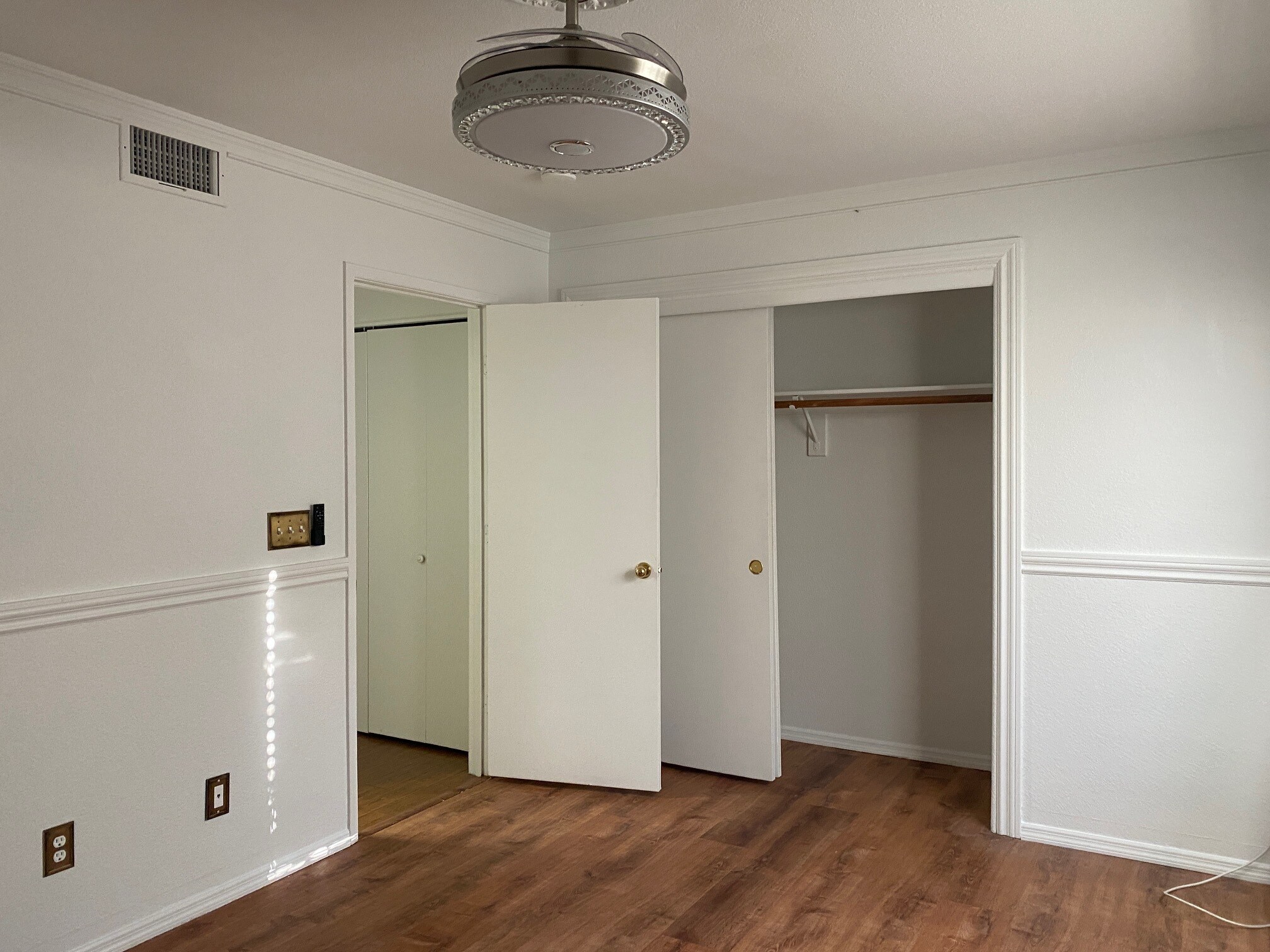 Building Photo - 5028 W Hurston Dr