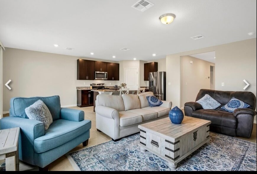 Building Photo - 10112 Daybreak Gln