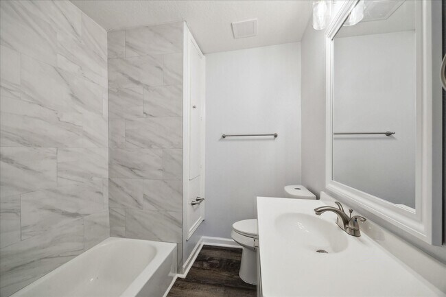 Building Photo - 705 Westshire Dr