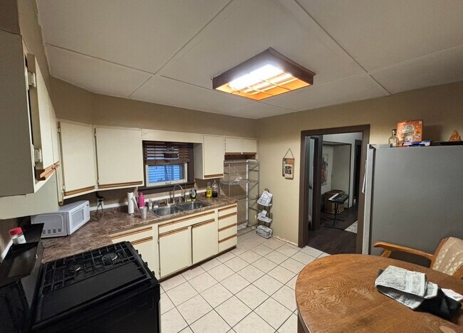 Building Photo - 286 Villa St