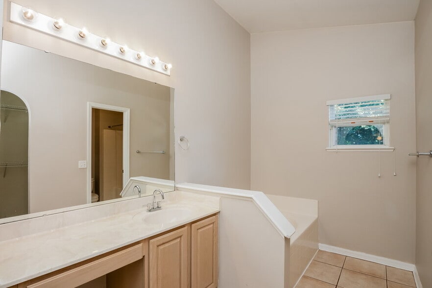 Building Photo - 4307 Pembridge Ave
