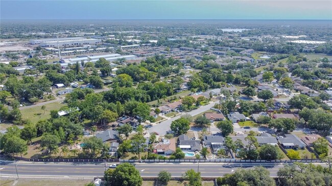 Building Photo - 3352 Netherwood Dr