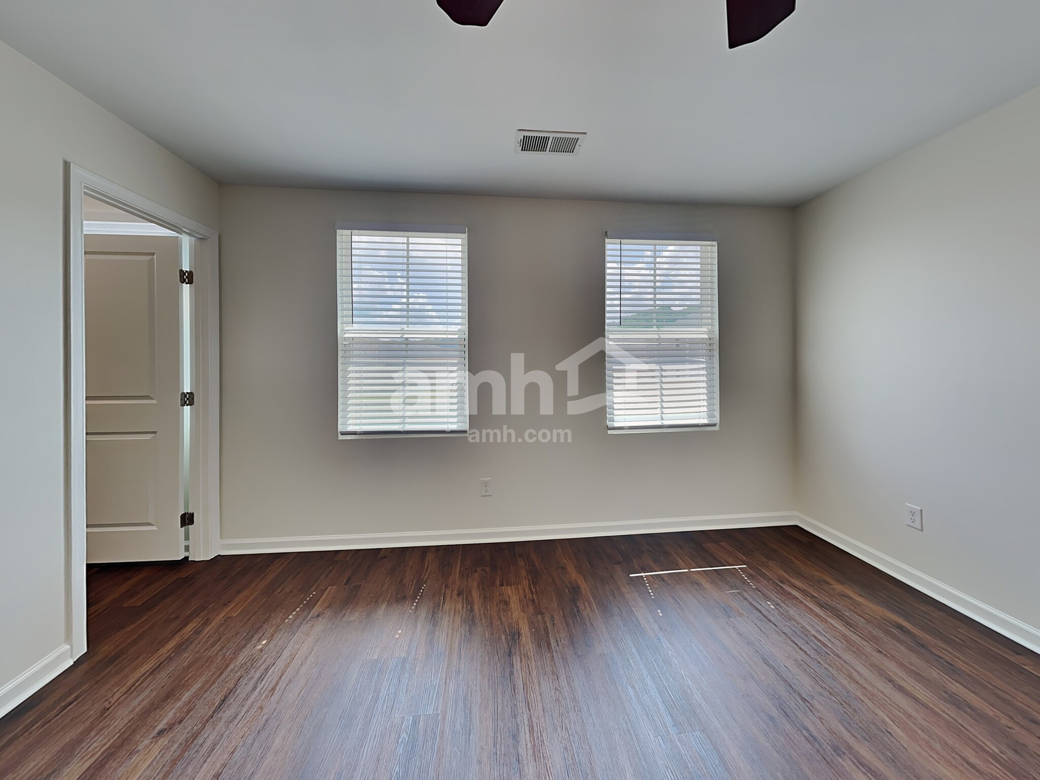 Building Photo - 204 Castlebrook Dr