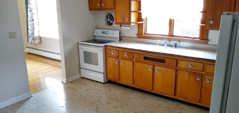 Building Photo - 307 Warren St