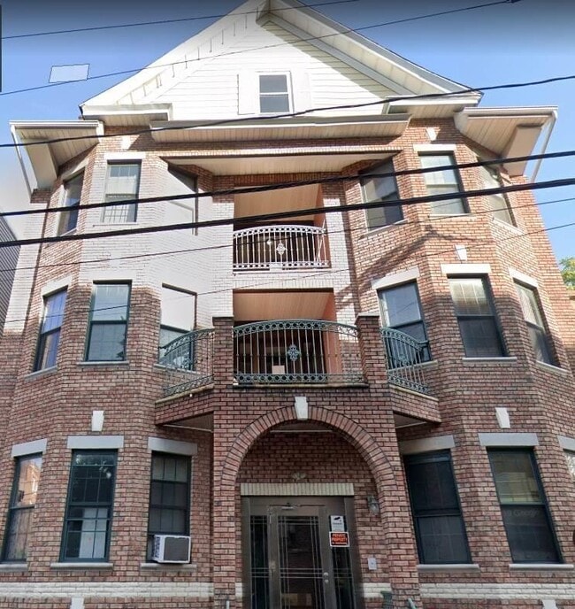 Building Photo - 41 Van Reypen St