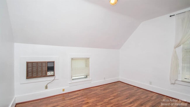 Building Photo - 610 S Ashley St