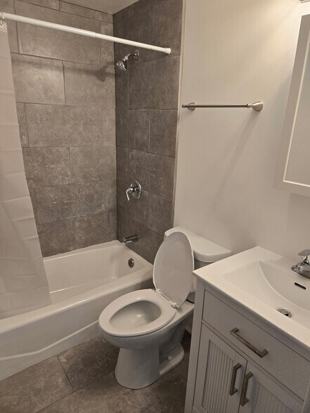 Bathroom - 504 Schroeder Ave