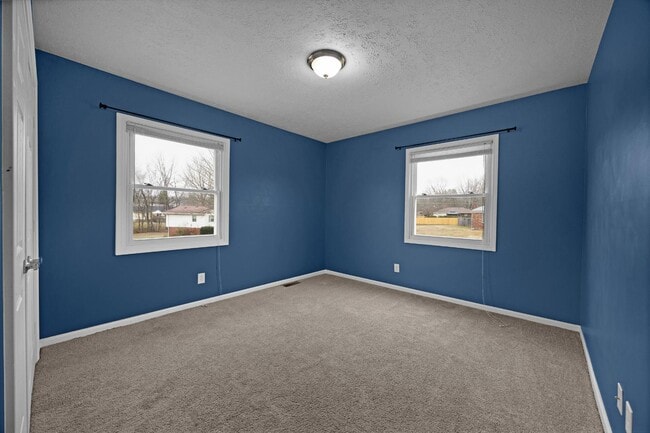 Building Photo - 611 Harvard Dr