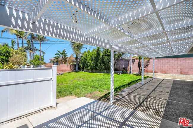 Building Photo - 5137 Reynier Ave