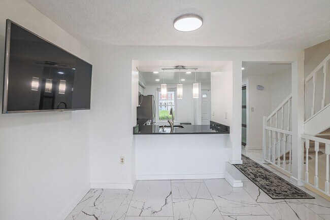 Building Photo - 9 Stillwood Cir