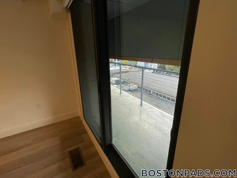 Building Photo - 1079 Commonwealth Ave