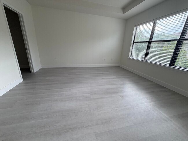 Building Photo - 4599 San Fratello Cir