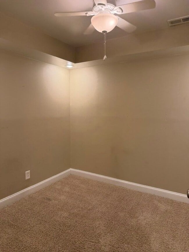 Building Photo - 4 Bed/2.5 Bath Home - Desirable Glen Laurel Subdivision - CBA School District