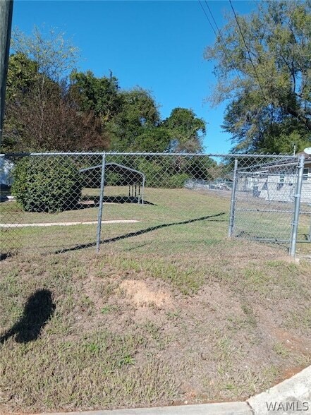 Building Photo - 512 34th Ave W