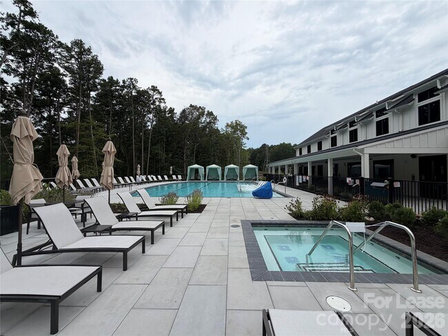 Building Photo - 5225 Glenwalk Dr
