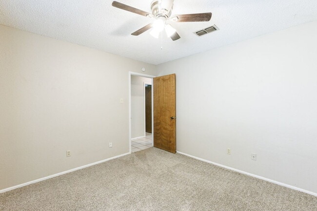 Building Photo - Charming 4-Bedroom Home with Cozy Fireplace and Spacious Living Area