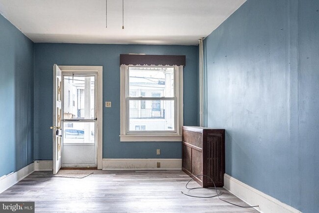 Building Photo - 493 W Saylor St
