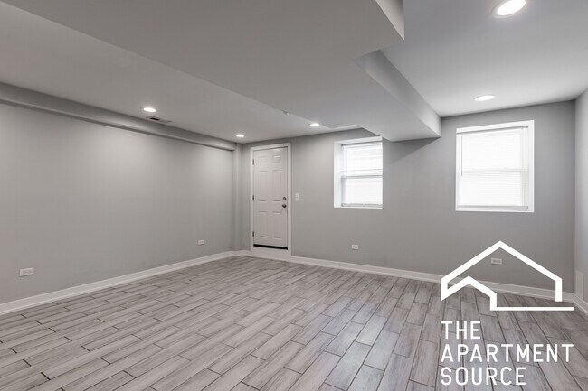 Building Photo - 3210 S May St