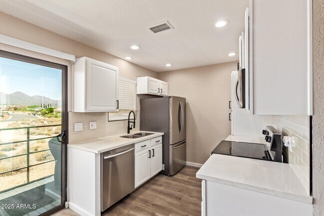 Building Photo - 13606 N Hamilton Dr